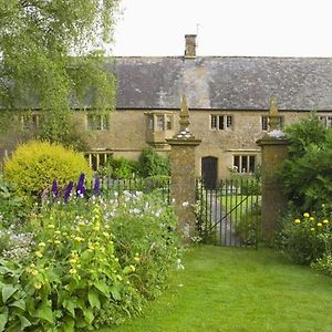 Lower Severalls Farmhouse Crewkerne Exterior photo