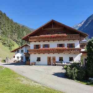 Garberhof-Stocker Apartment Campo Tures Exterior photo