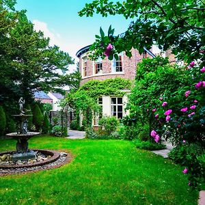 York Pavilion Hotel, Sure Hotel Collection By Best Western Exterior photo