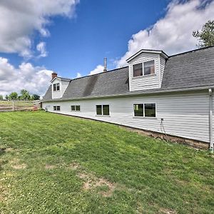 Loft Unplugged With Outdoor Space In Amish Country! Villa Burton Exterior photo