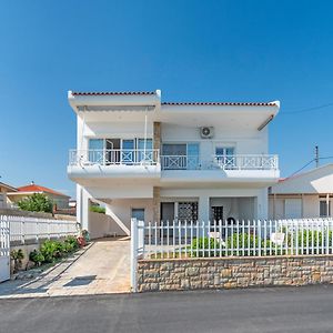 Costa Vasia Seaside Suites And Apartments Vrachati Exterior photo