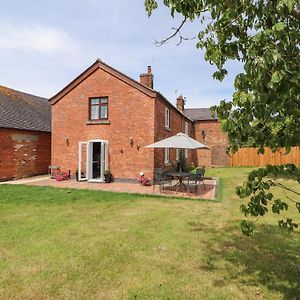 Hill Farm Villa Nantwich Exterior photo