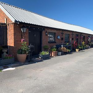 Dolafon Farm Stay St Asaph Exterior photo