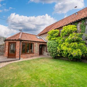 Church Barn Villa Saxlingham Exterior photo