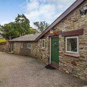 Caner Bach Lodge Bridgend  Exterior photo