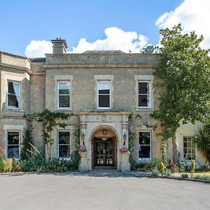 Woodland Manor Hotel Bedford Exterior photo