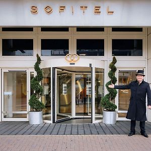 Sofitel London Gatwick Hotel Horley Exterior photo