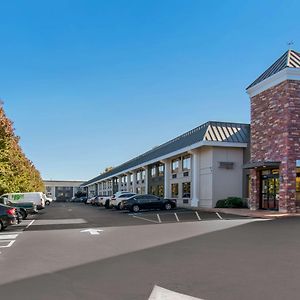 Quality Inn Riverfront Harrisburg Exterior photo