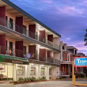 Travelodge By Wyndham Chambersburg Exterior photo