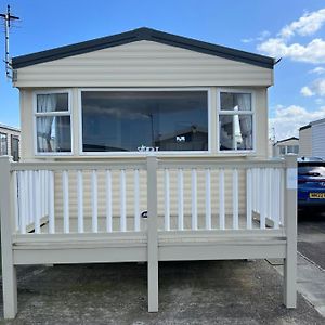 Chris'S Caravan Hotel Abergele Exterior photo