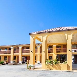 Days Inn By Wyndham Opelika Exterior photo