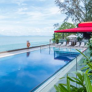 Hotel Sentral Seaview @ ​Beachfront Tanjung Bungah  Exterior photo