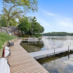 Lovely Lakeside Cottage W Private Dock, Firepit, Grill, Bikes Newaygo Exterior photo