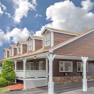 Super 8 By Wyndham Christiansburg Motel Exterior photo