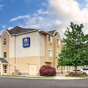 Comfort Inn & Suites Airport Dulles-Gateway Sterling Exterior photo