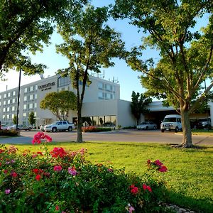 Doubletree By Hilton Wichita Airport Hotel Exterior photo