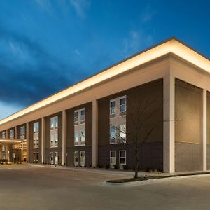 Hampton Inn Lawrence Exterior photo