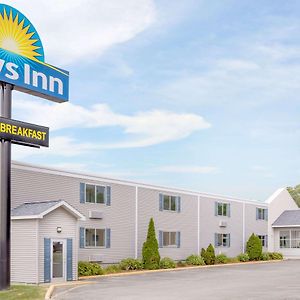 Days Inn By Wyndham Cedar Falls- University Plaza Exterior photo