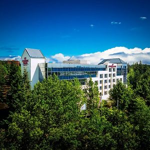 Crowne Plaza Portland - Lake Oswego, An Ihg Hotel Exterior photo