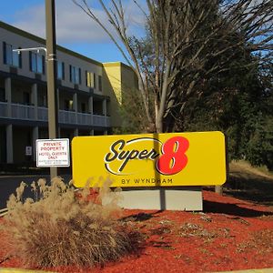 Super 8 By Wyndham New Cumberland Hotel Exterior photo