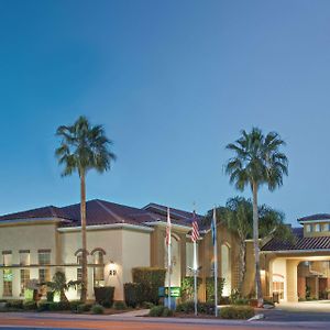 La Quinta By Wyndham Los Banos Hotel Exterior photo