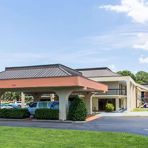 Days Inn By Wyndham Norfolk Airport Exterior photo