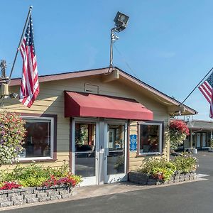 Rodeway Inn Medford South I-5 Exterior photo