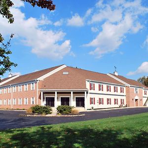 Rodeway Inn & Suites Myerstown - Lebanon Exterior photo