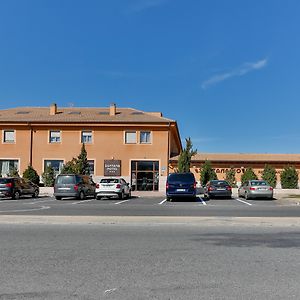 Hospedium Santana Hotel Restaurante Palazuelos de Eresma Exterior photo