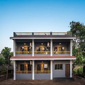 The Beach House Only For Family Dapoli Exterior photo
