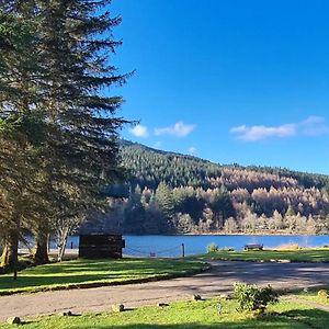 Bonnie Lodge-Lochside Location With Hot Tub Invergarry Exterior photo