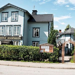 Hotel Pensionat Granparken Norrtalje Exterior photo