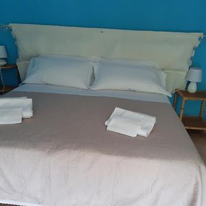 Il Girasole Bed & Breakfast Castelvecchio Calvisio Exterior photo