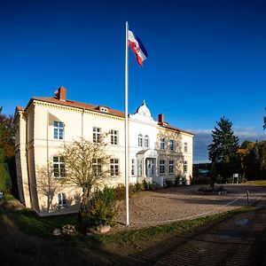 Landhotel Schloss Daschow Exterior photo