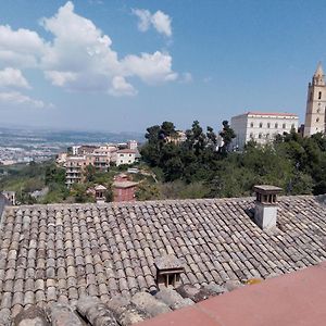 Stanze 2 Bed & Breakfast Chieti Exterior photo