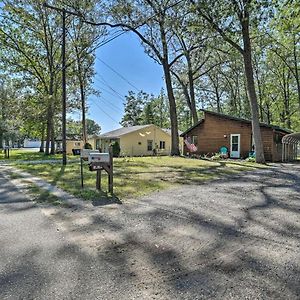 Charming Houghton Lake Cottage With Backyard! Exterior photo