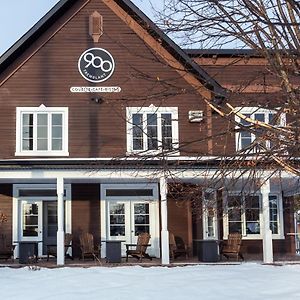 Le 900 Tremblant Inn Cafe And Bistro Mont-Tremblant Exterior photo