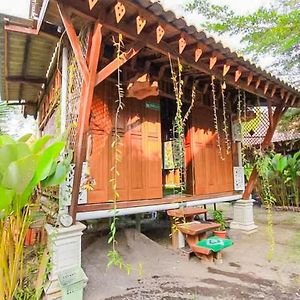 Reddoorz Syariah At Banyu Asem Banyuwangi Hotel Banyuwangi  Exterior photo