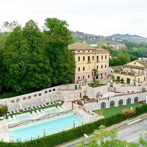 Hotel Corte Dei Tini Teramo Exterior photo