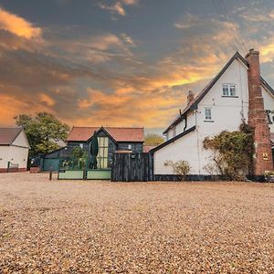 The Auberge Hotel Yaxley  Exterior photo