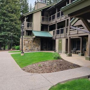 Bluegreen'S Streamside At Vail Hotel Exterior photo