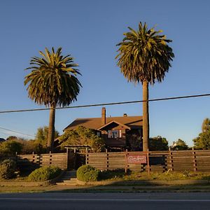 The Captains Quarters Hotel Fort Bragg Exterior photo