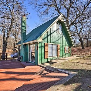 Lakefront Grove Getaway With Dock And Pool Access! Villa Exterior photo