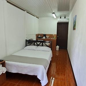 Sleep&Go! Cabinas En Siquirres Centro - Rafting Tour - Tarifa Corporativa Disponible Apartment Siqurres Da Alegria Exterior photo