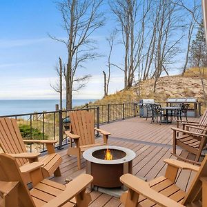 Lakefront House With Private Beach By Michigan Waterfront Luxury Properties Norton Shores Exterior photo