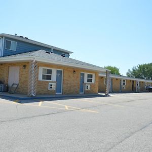 Americas Best Value Inn Suburban Emmetsburg Exterior photo