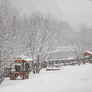 La Cabane Chez Jimmy Petit-Saguenay Exterior photo