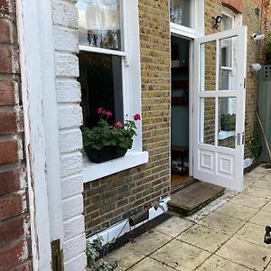 By The Pagoda- Cozy Garden Flat By Richmond & Kew Gardens Apartment Exterior photo