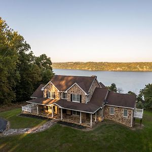 River Haven With Hot Tub Villa Delta Exterior photo