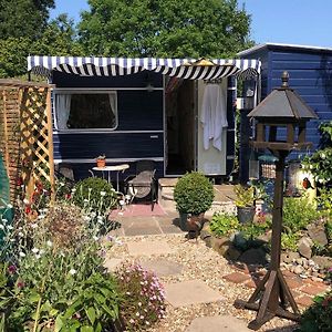 Down The Garden Path Vintage Caravan B&B , Dartmoor Newton Abbot Exterior photo